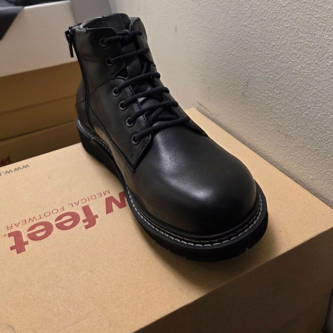 Huvudbild New Feet Känga med dragkedja, svart